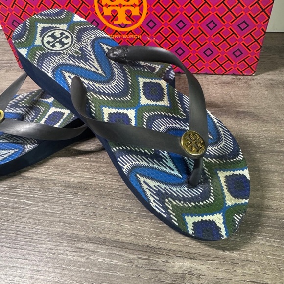 Tory Burch Geometric Flip Flops size 8.5-9 - Picture 2 of 9